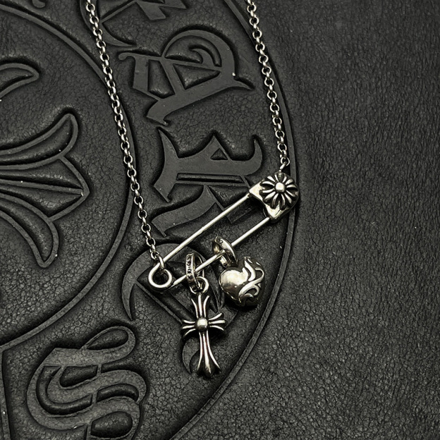 Enhypen Niki inspired chrome heart necklace-Ni-Ki