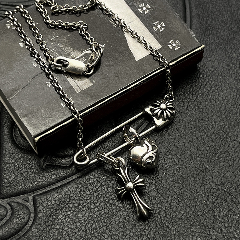 Enhypen Niki inspired chrome heart necklace-Ni-Ki