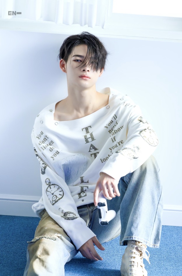 Enhypen NiKI inspired AC Washed Destroyed Distressed Hand-Painted Splatter Loose Fit Denim Jeans pants-NI-KI