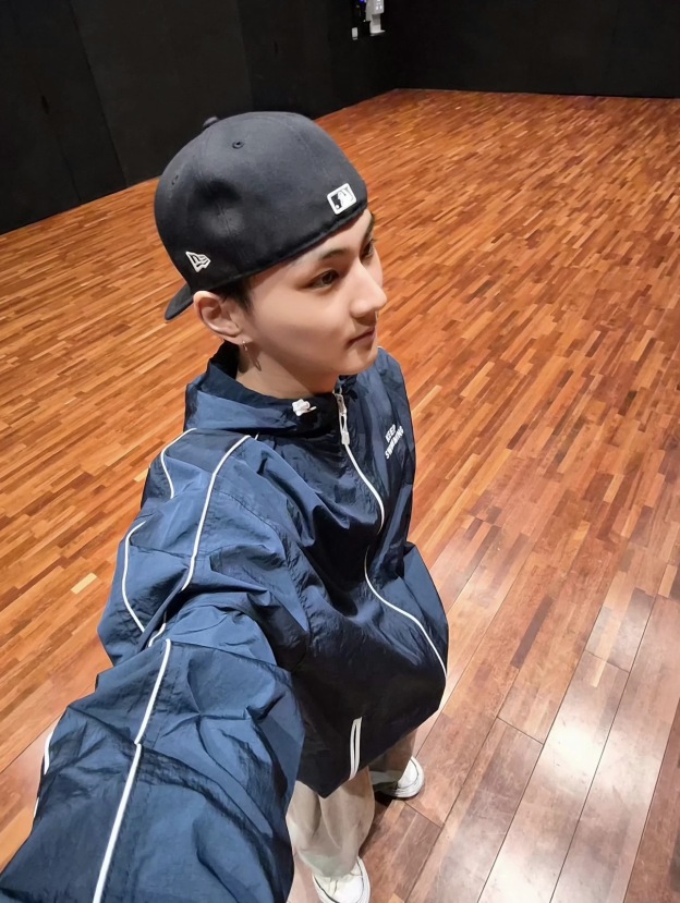 HYPE kpop group inspired BTS SWIMMING Keep Swimming Quote Print Trench Coat Jacket  Outerwear-ENHYPEN TXT