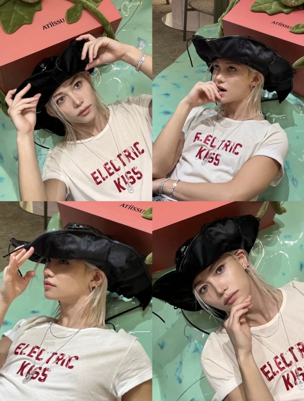 Straykids Felix inpisred Ann ELECTRIC KISS print tshirt