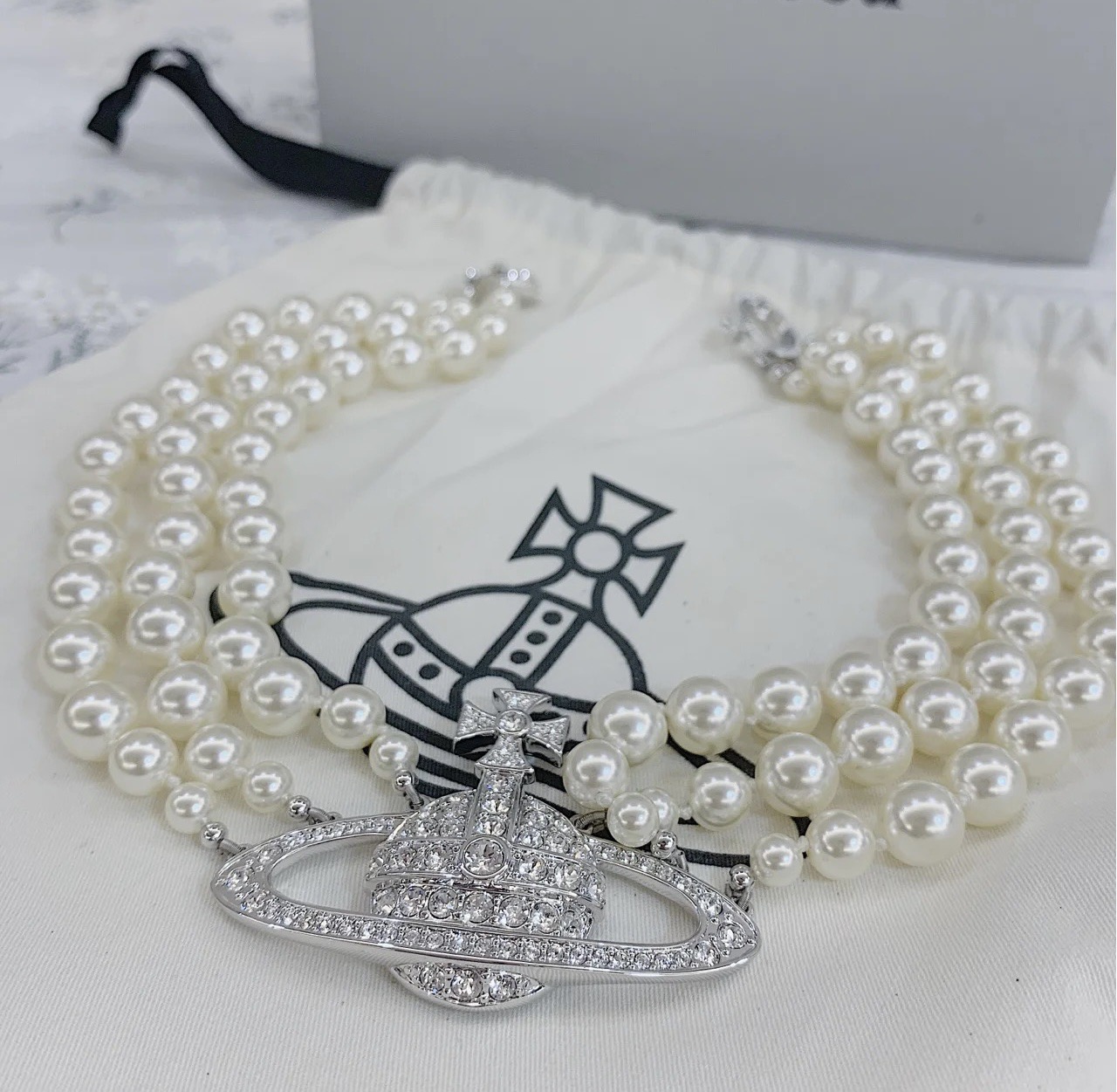Blackpink Jennie Vivienne Style inspired 3-Layer Pearl Choker Necklace 