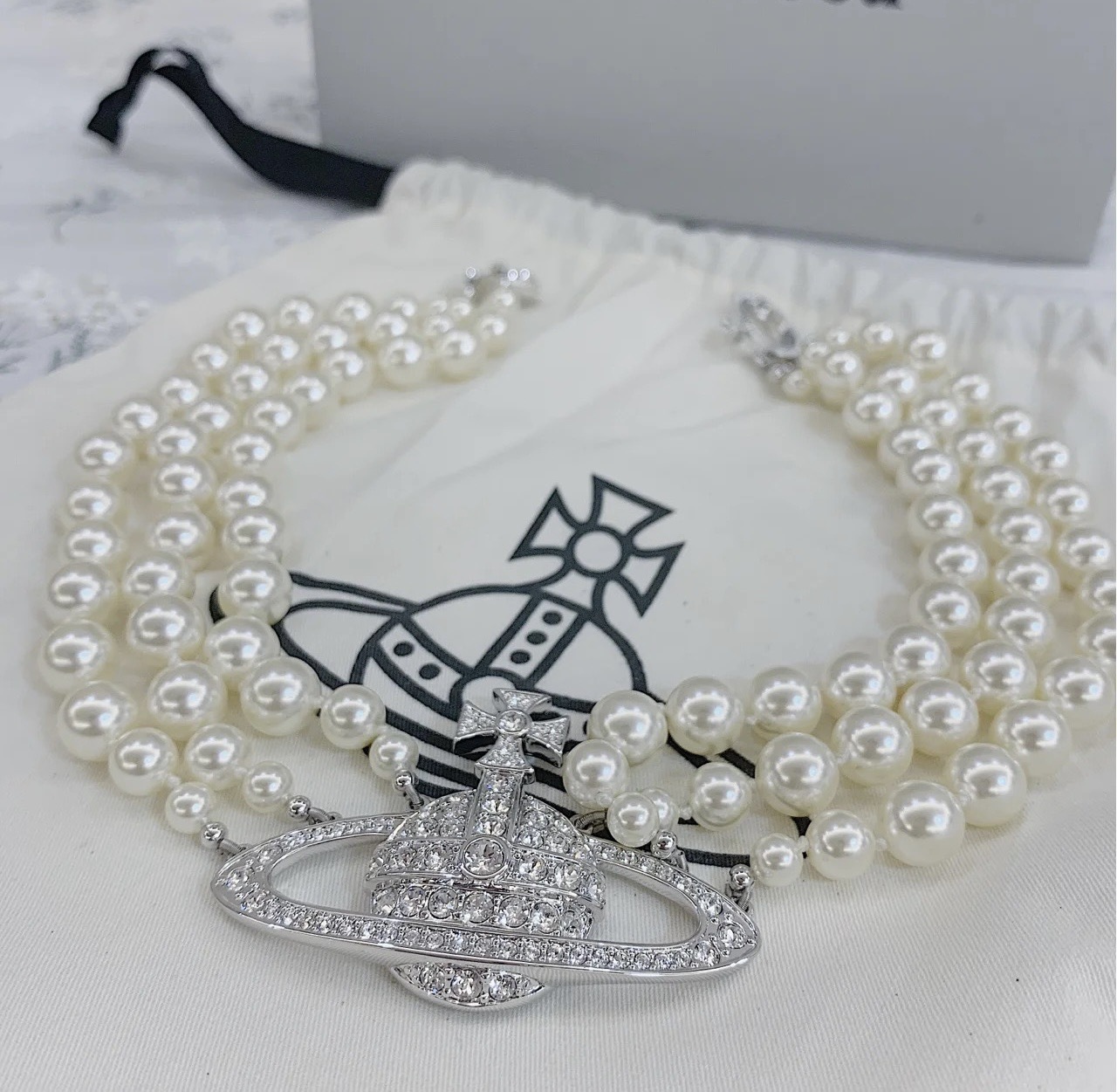 Blackpink Jennie Vivienne Style inspired 3-Layer Pearl Choker Necklace 
