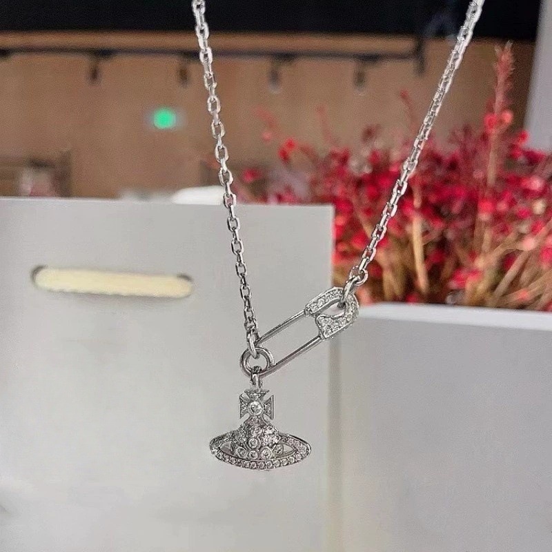 Vivienne Style inspired Pearl Necklace 