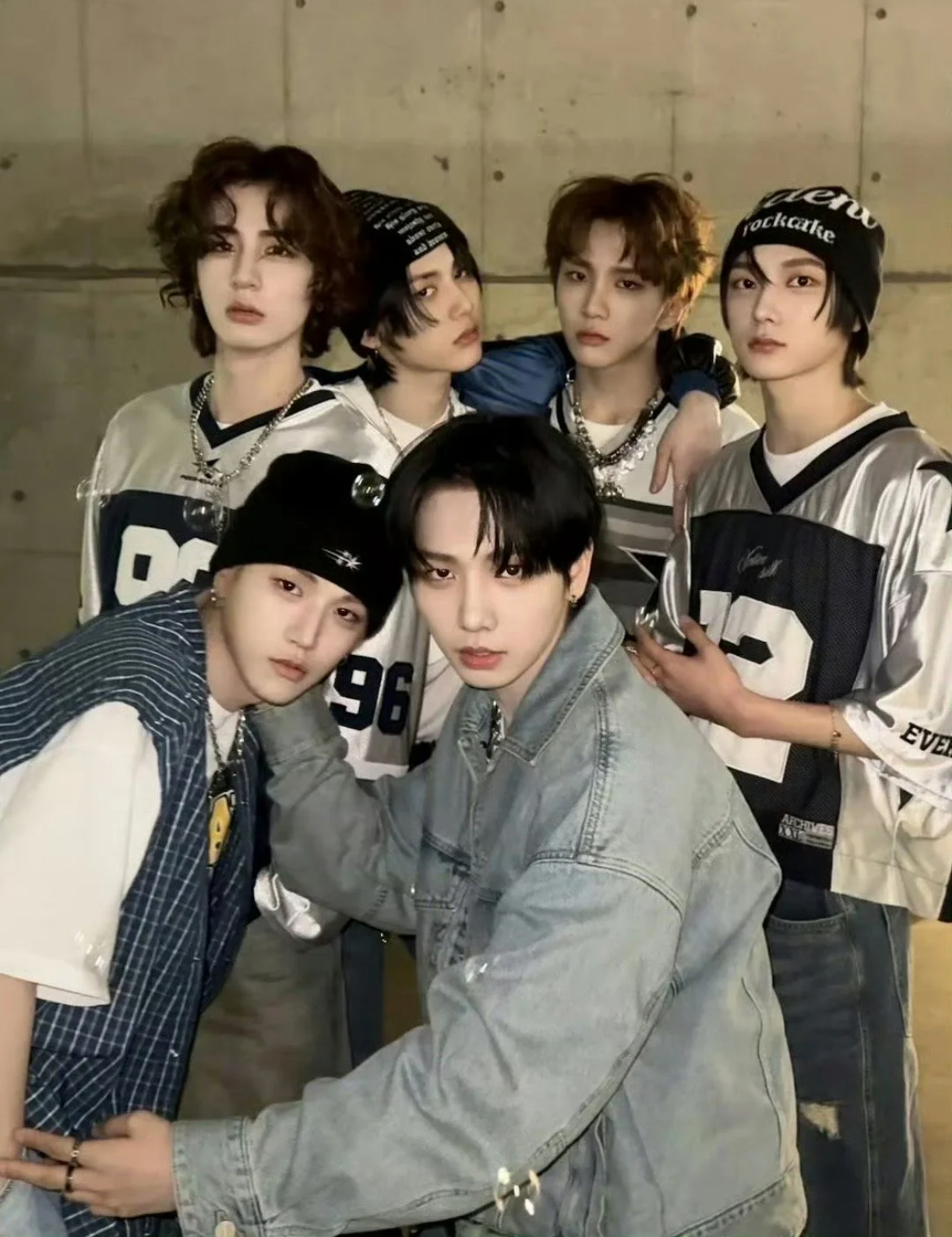 Seventeen Dino&Lesserafim Eunchae &Boynextdoor Vintage Basketball Jersey Tee