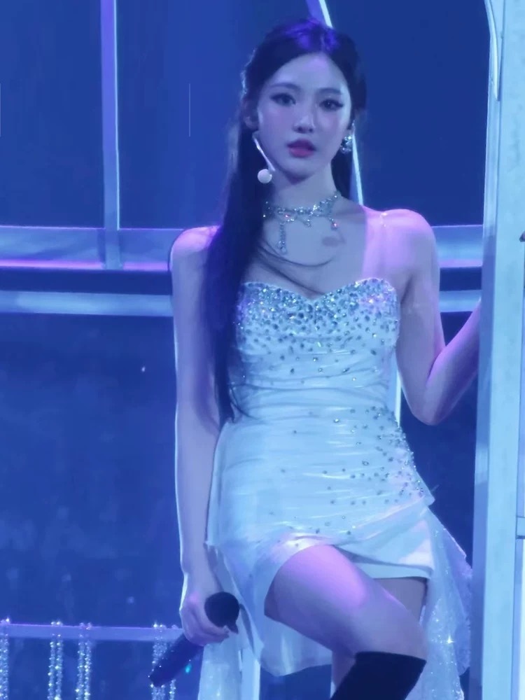 aespa NingNing same white bustier dress heavy nail drill