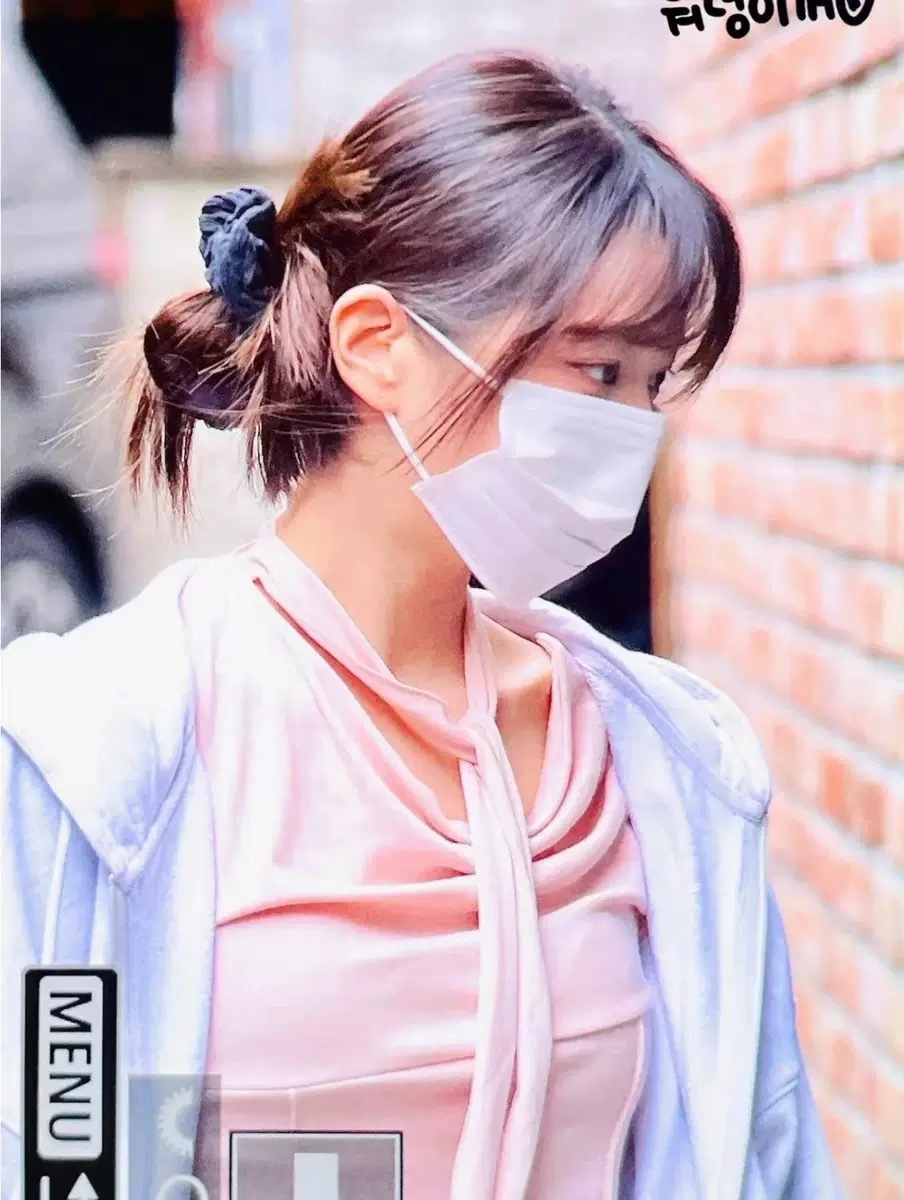 Aespa Winter & IVE Wonyoung rose tie shoulder sleeve top shirt