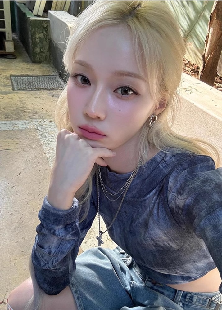 Aespa Winter Sun Protection Denim-Print Long Sleeve Tee shirt