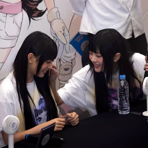 NewJeans Pop-Up Exclusive T-Shirt 