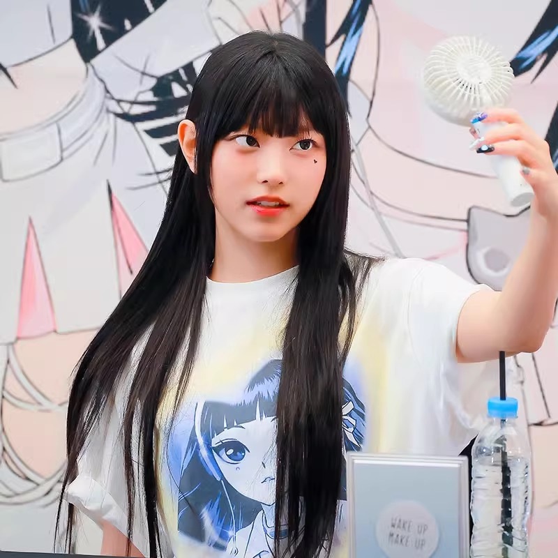 NewJeans Pop-Up Exclusive T-Shirt 