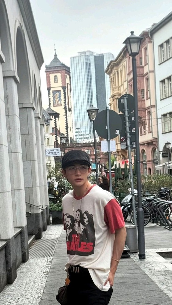 Straykids Hyunjin inspired Vintage Band Print Short Sleeve T-Shirt