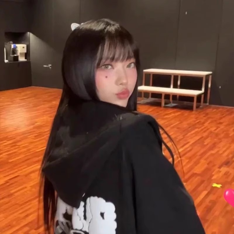 NewJeans Bunnies club-Inspired Hoodie Zip-Up Jacket-NJZ