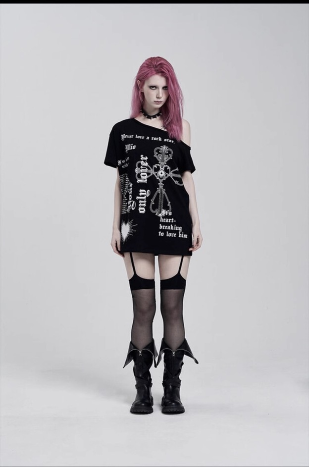 Aespa Karina Off-Shoulder Tee Shirt