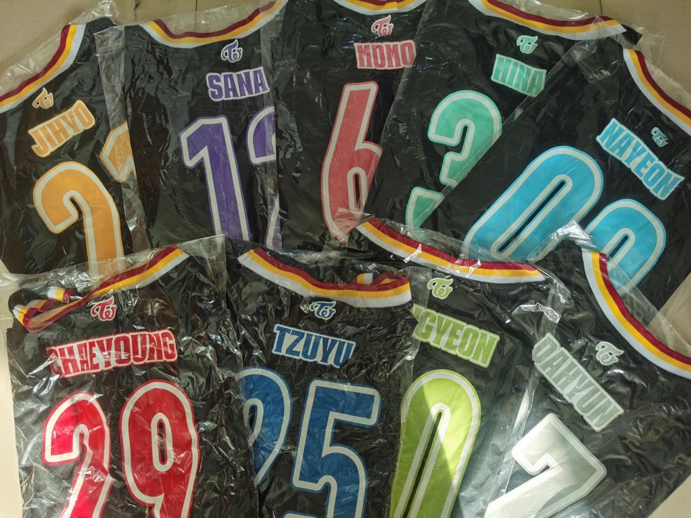 TWICE 5TH WORLD TOUR 'READY TO BE' IN JAPAN SPECIAL OFFICIAL Tshirt