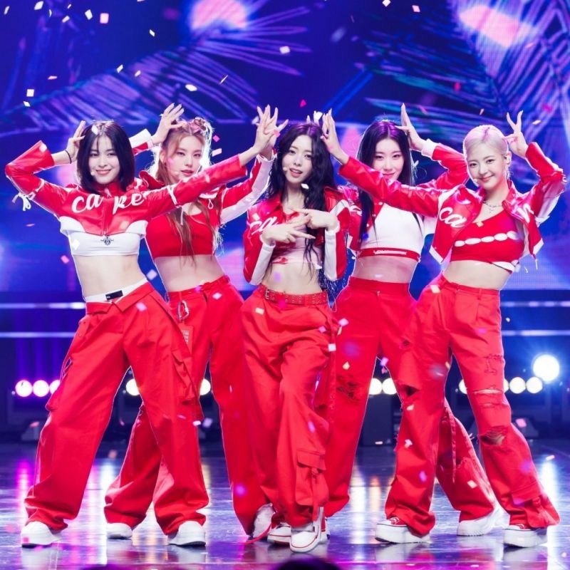 ITZY CAKE Performance-Inspired Red Hip-Hop Dance Set