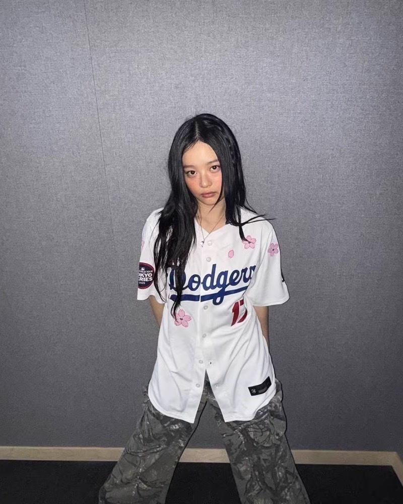 Custom HANNI & HAERIN 2025 Tokyo Dodgers Sakura Jersey – NEWJEANS Kpop Idol Inspired Baseball Jacket