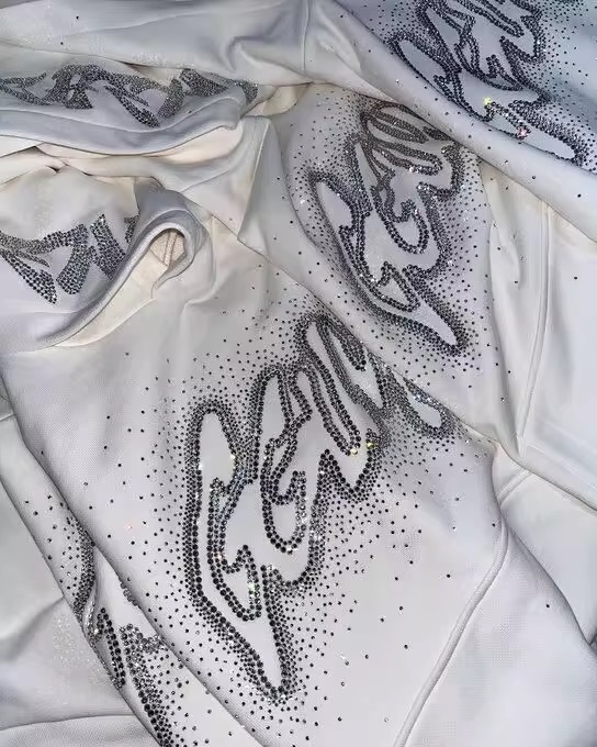 TXT Yeonjun -White GGUM Rhinestone Hoodie 