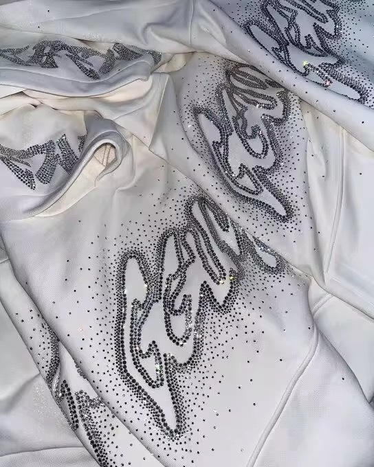 TXT Yeonjun -White GGUM Rhinestone Hoodie 