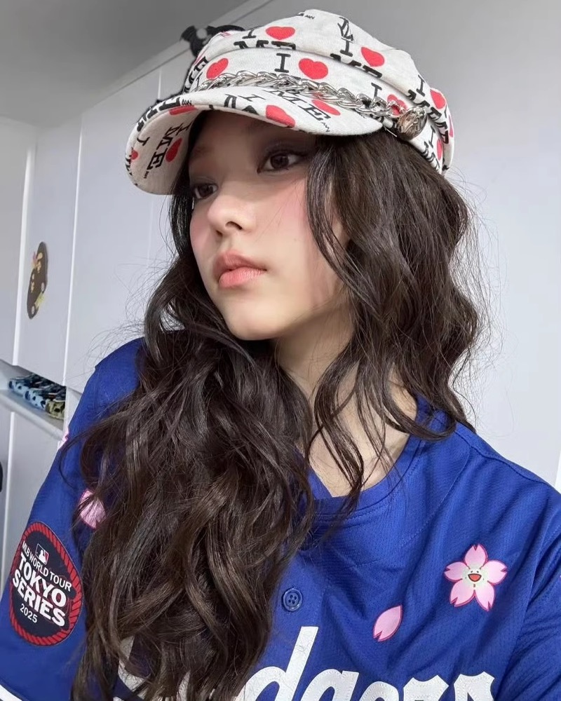 Custom HANNI & HAERIN 2025 Tokyo Dodgers Sakura Jersey – NEWJEANS Kpop Idol Inspired Baseball Jacket