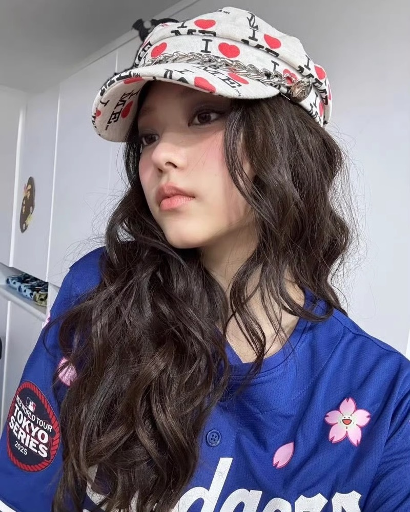 Custom HANNI & HAERIN 2025 Tokyo Dodgers Sakura Jersey – NEWJEANS Kpop Idol Inspired Baseball Jacket