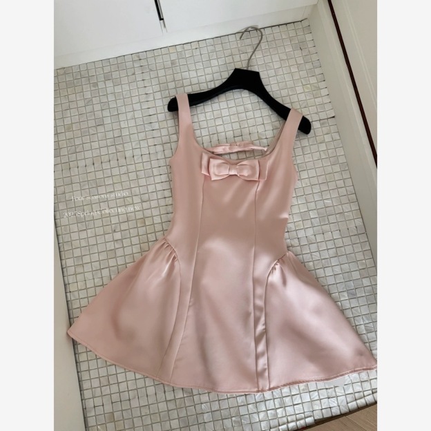 Pink Backless Ribbon Halter Dress-Outfitidea For Blinks BLACKPINK-Inspired Fashion