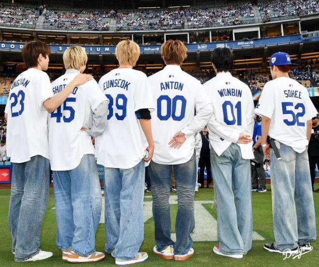 RIIZE Baseball Customized Dodgers Jersey Shirt- - Korean Idol Performance Outfit