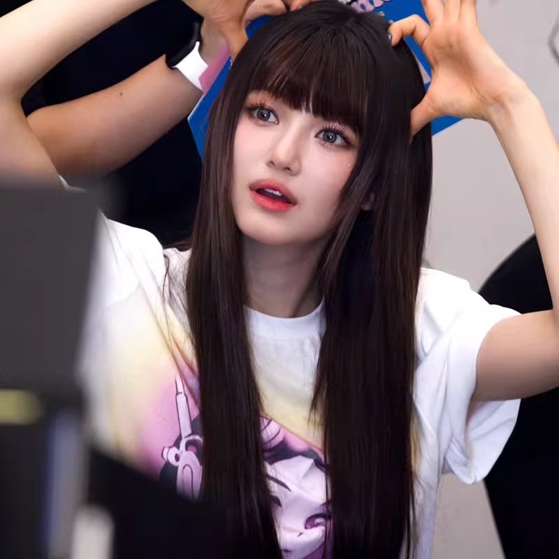 NewJeans Pop-Up Exclusive T-Shirt 