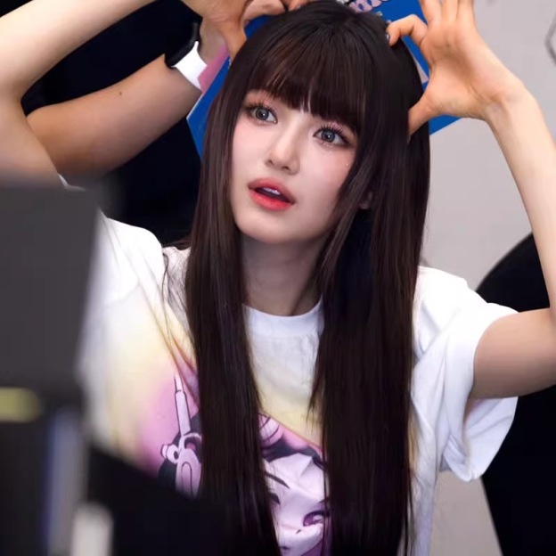 NewJeans Pop-Up Exclusive T-Shirt 