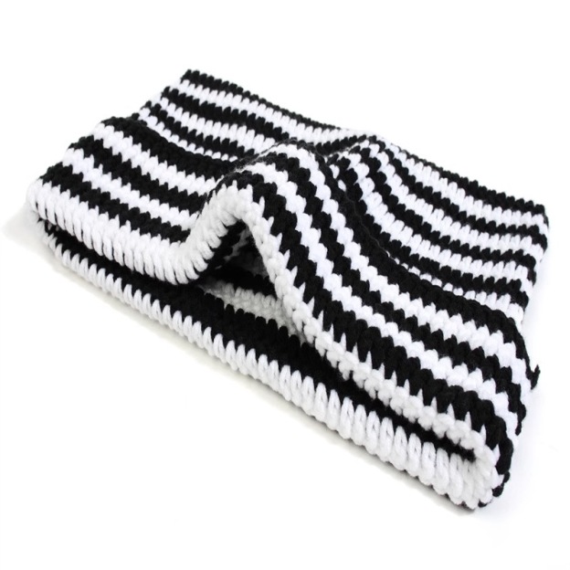 StrayKids Felix-black white Hand-Knitted Beanie hat