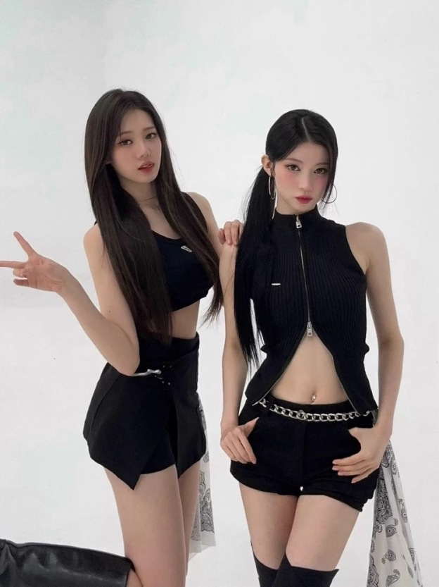Babymonster ASA-Black Zip Top Chain Shorts Set 