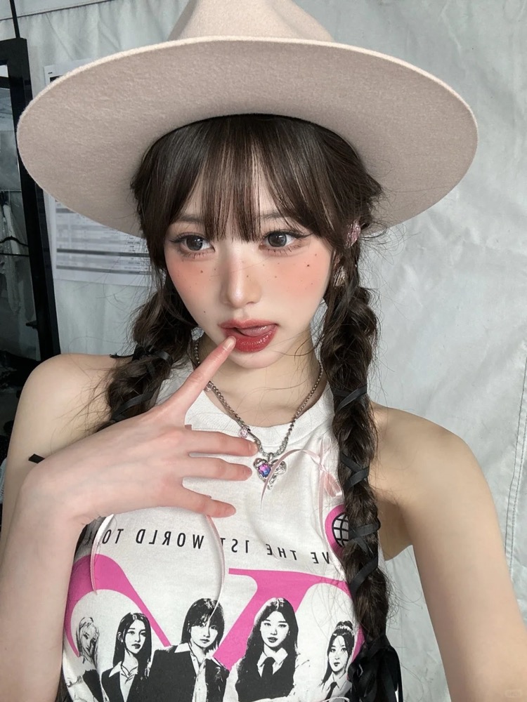 IVE WonYoung-White Vest Pleated Skirt Suit