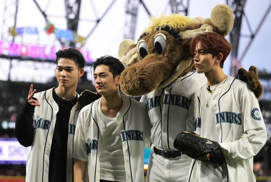 Custom ENHYPEN Baseball Jersey – kpop Performance Outfit