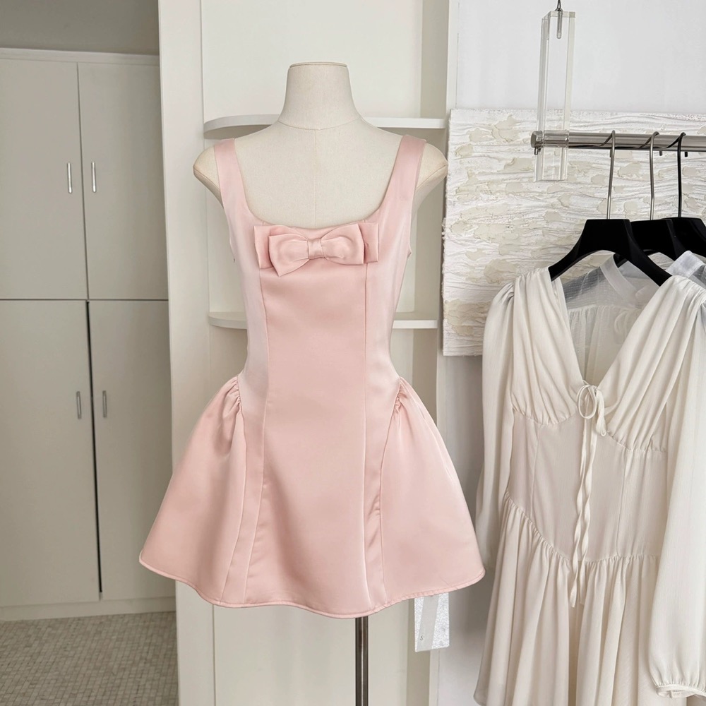 Pink Backless Ribbon Halter Dress-Outfitidea For Blinks BLACKPINK-Inspired Fashion