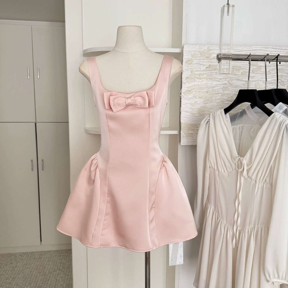 Pink Backless Ribbon Halter Dress-Outfitidea For Blinks BLACKPINK-Inspired Fashion