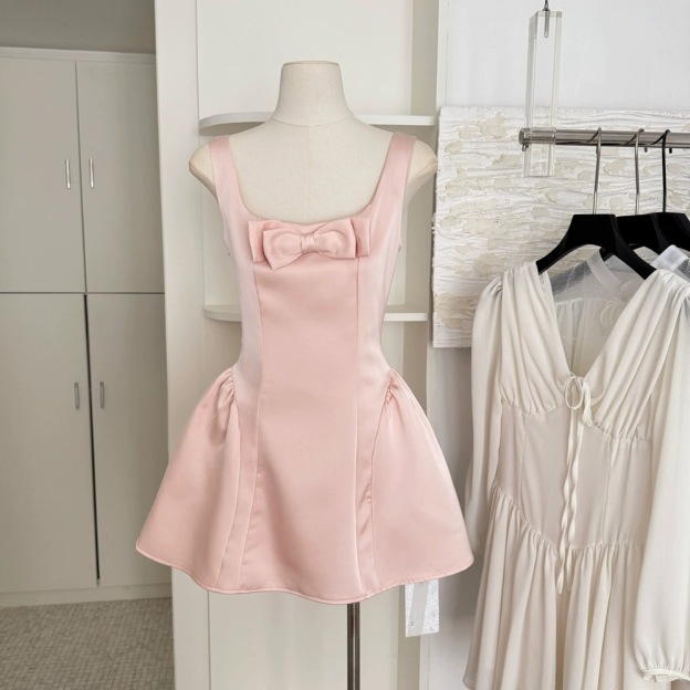 Pink Backless Ribbon Halter Dress-Outfitidea For Blinks BLACKPINK-Inspired Fashion