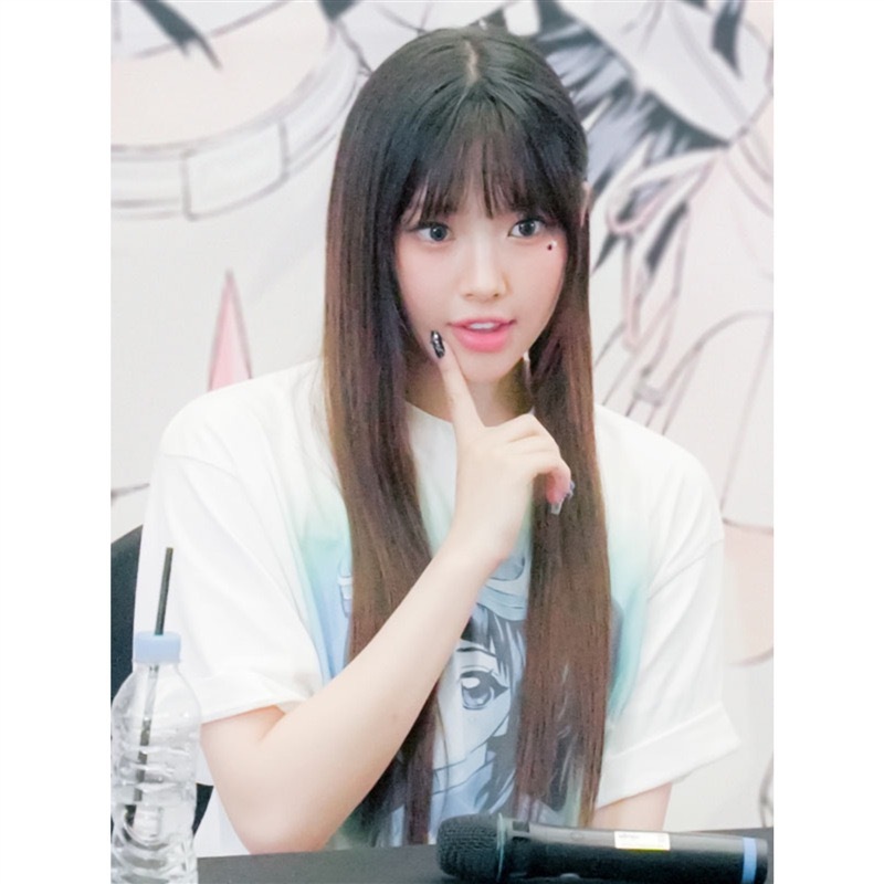 NewJeans Pop-Up Exclusive T-Shirt 