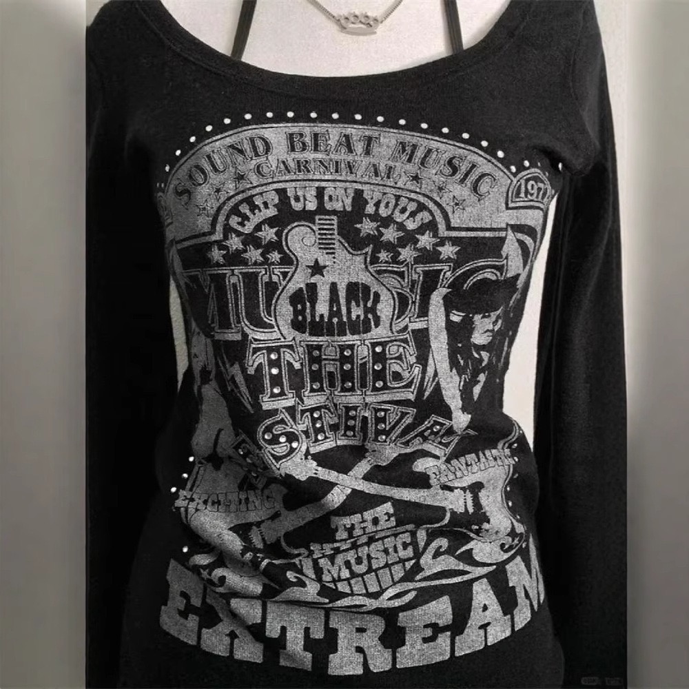 Y2K- Vintage Black Long Sleeve