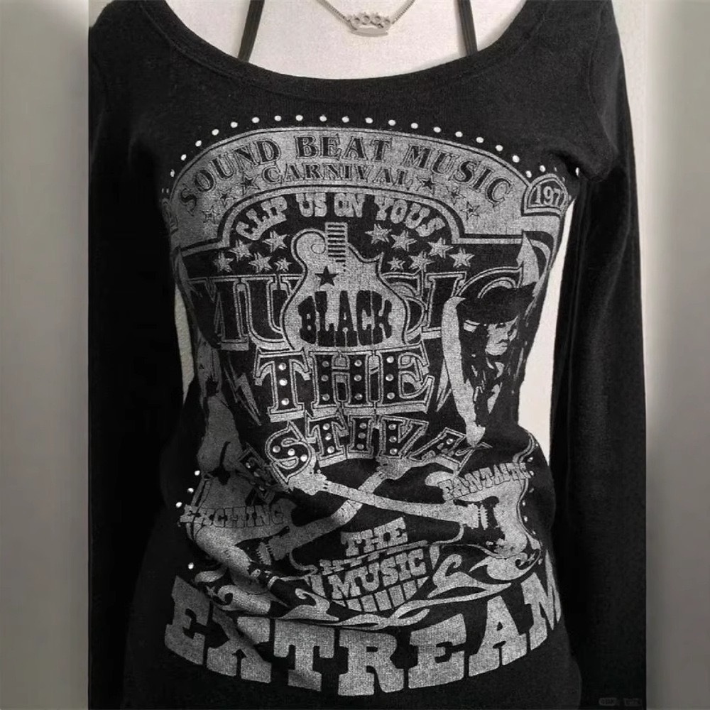 Y2K- Vintage Black Long Sleeve