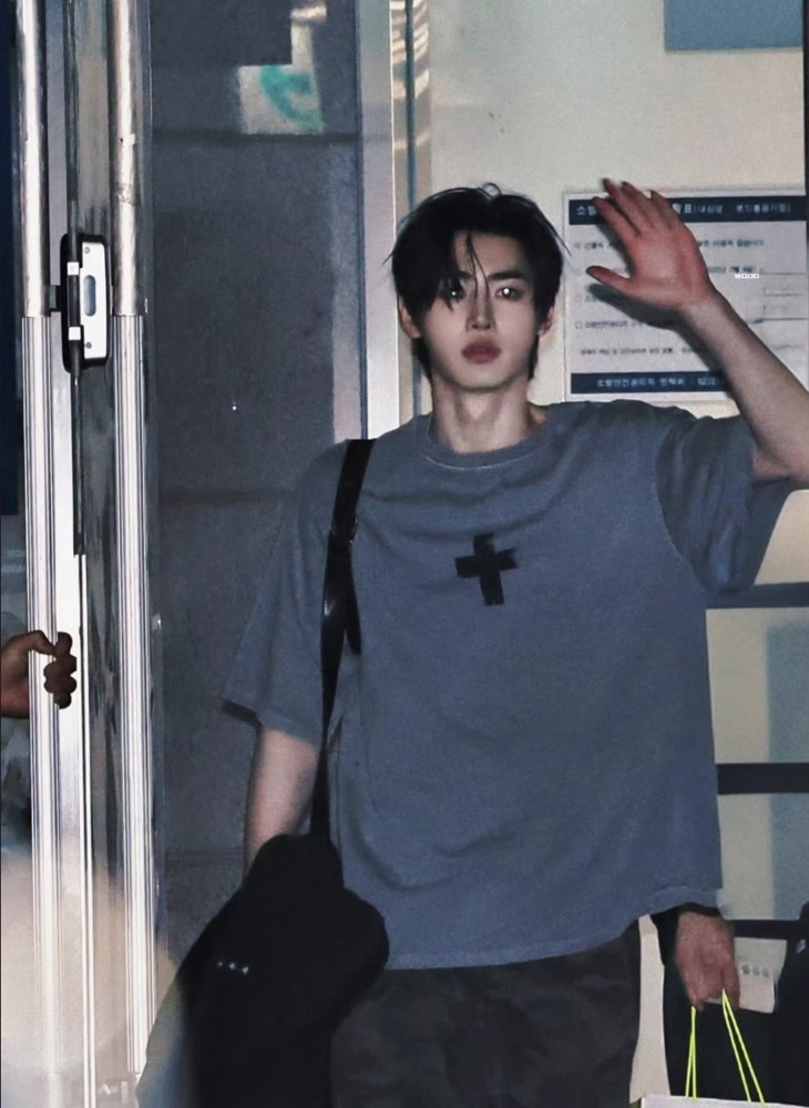 Enhypen Sunghoon  Vintage inspired Cross T-Shirt 