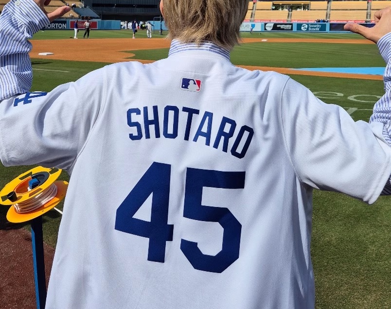 RIIZE Baseball Customized Dodgers Jersey Shirt- - Korean Idol Performance Outfit