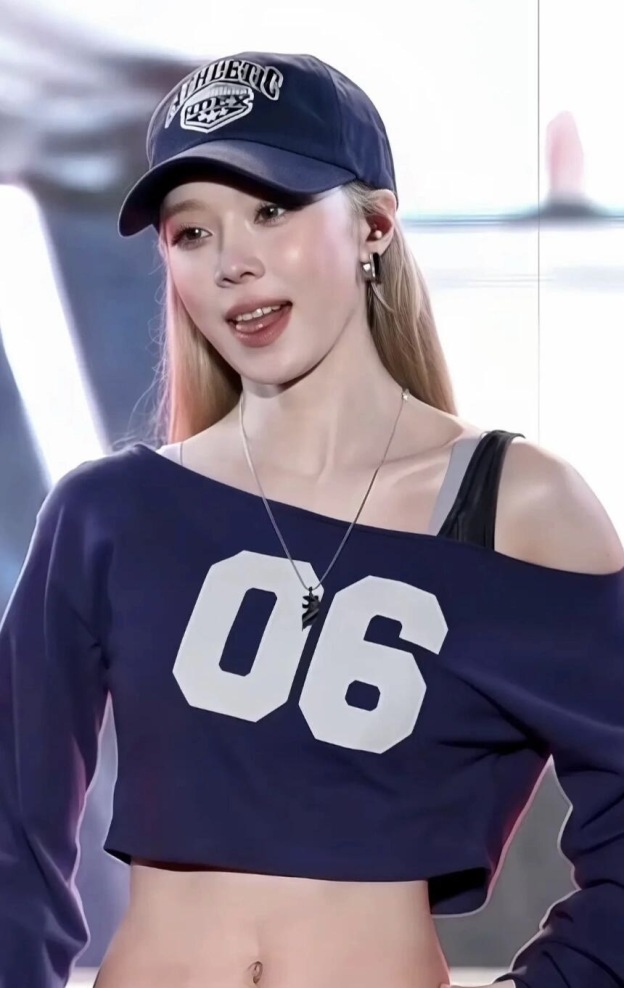 Navy slouchy shoulder long-sleeved-winter aespa