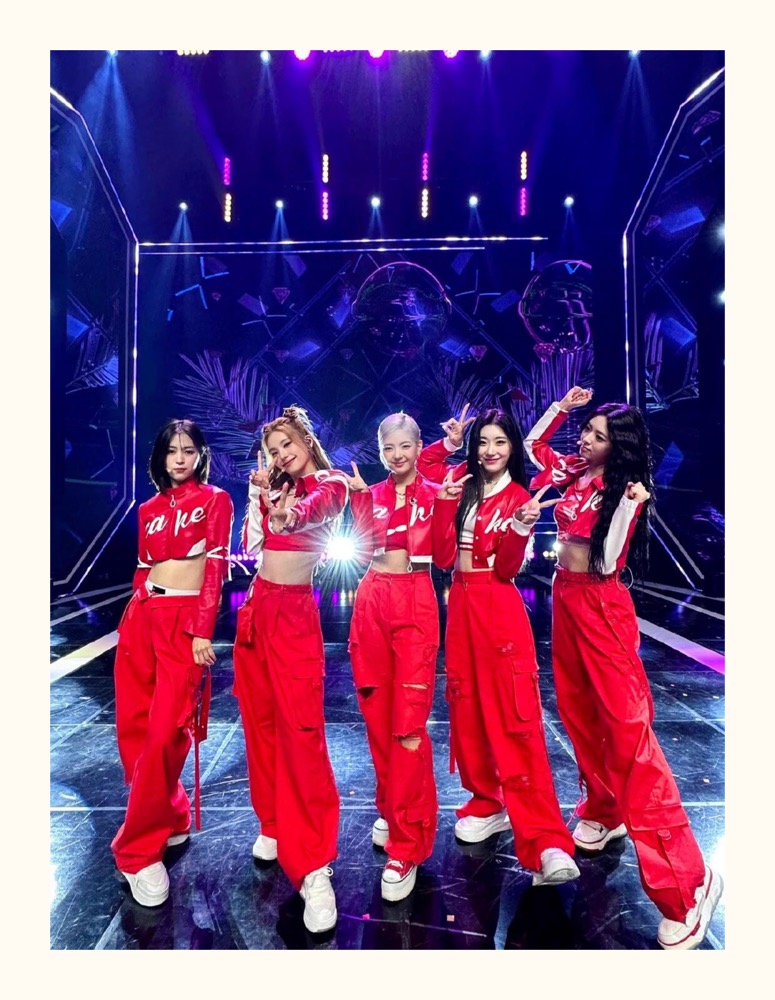 ITZY CAKE Performance-Inspired Red Hip-Hop Dance Set