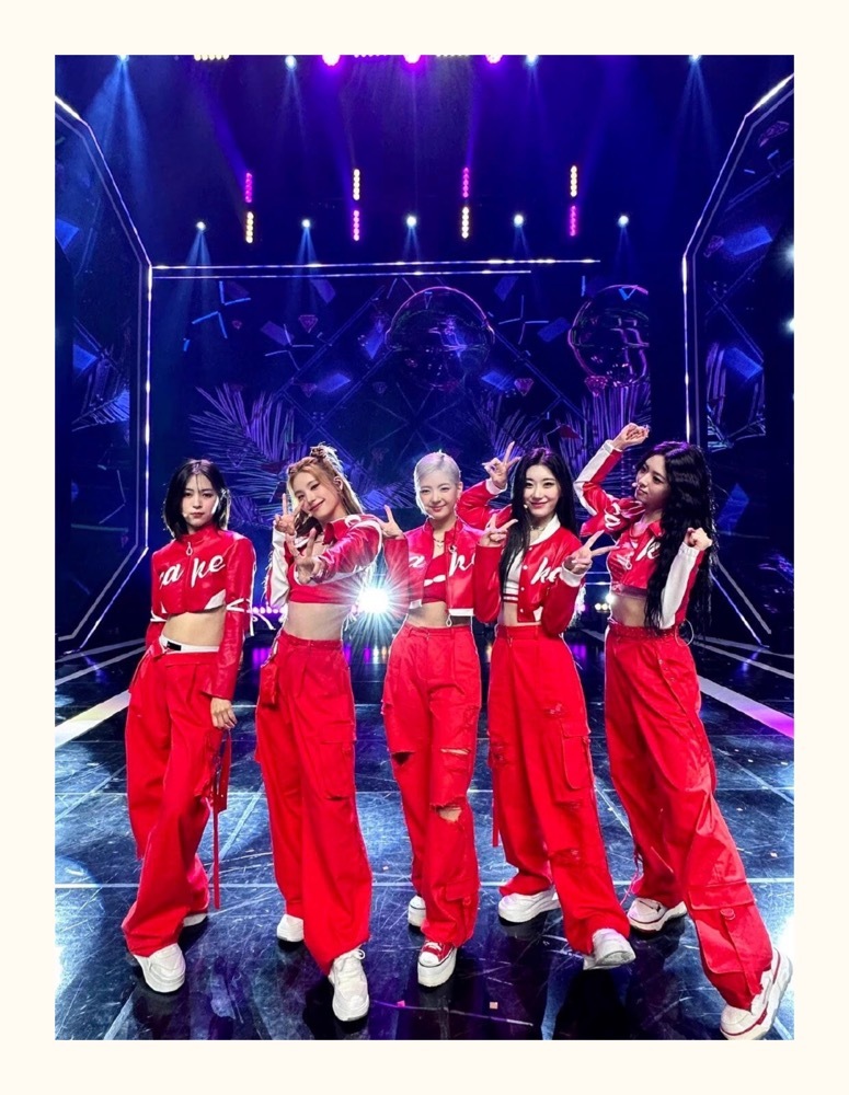 ITZY CAKE Performance-Inspired Red Hip-Hop Dance Set