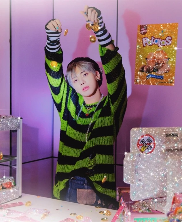 TXT Taehyun Green Black inspired Ragged Loose Sweater