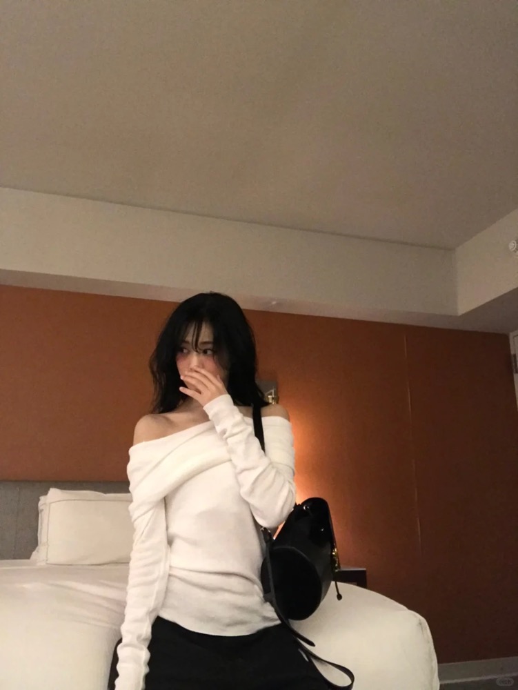 Babymonster Ahyeon Off-Shoulder Knit Sweater 