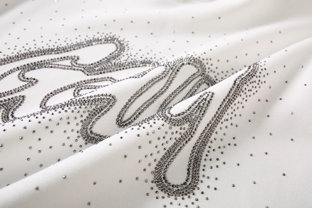 TXT Yeonjun -White GGUM Rhinestone Hoodie 