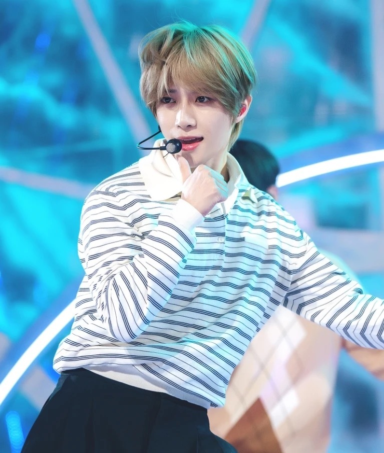 TXT Beomgyu White Striped Long Sleeve Polo Shirt