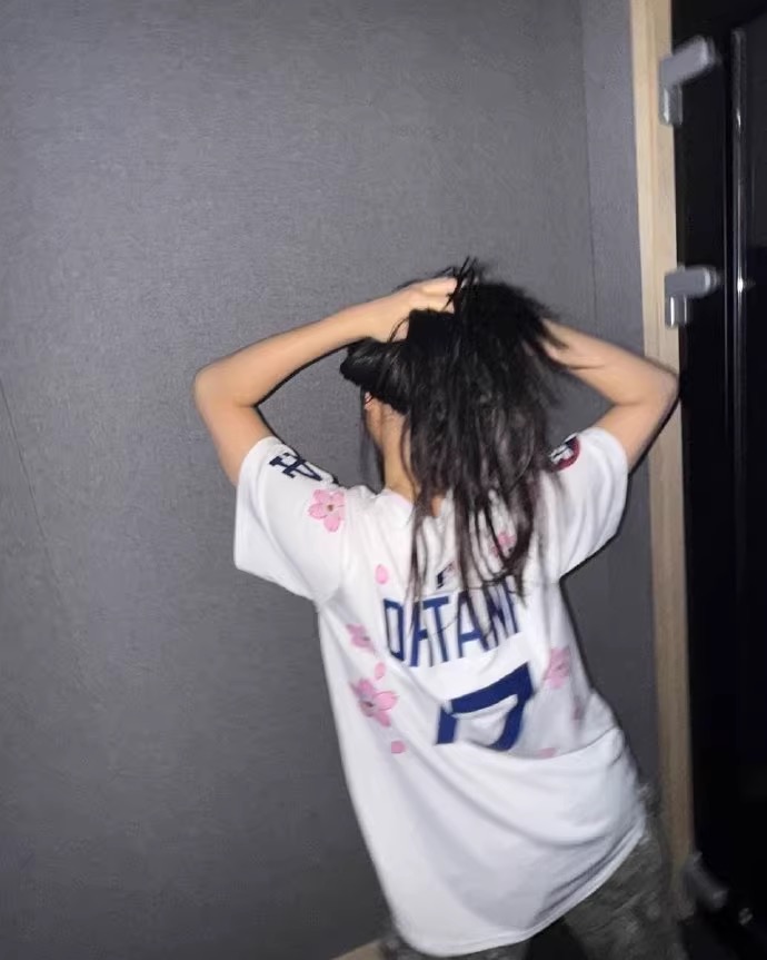 Custom HANNI & HAERIN 2025 Tokyo Dodgers Sakura Jersey – NEWJEANS Kpop Idol Inspired Baseball Jacket