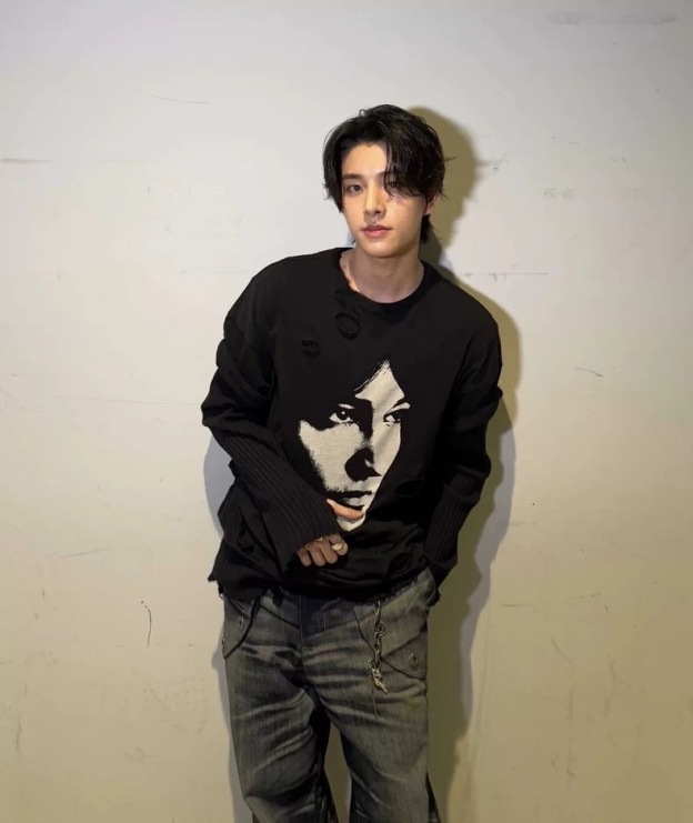 enhypen jake inspired Portrait Graphic Sleeve Tshirt