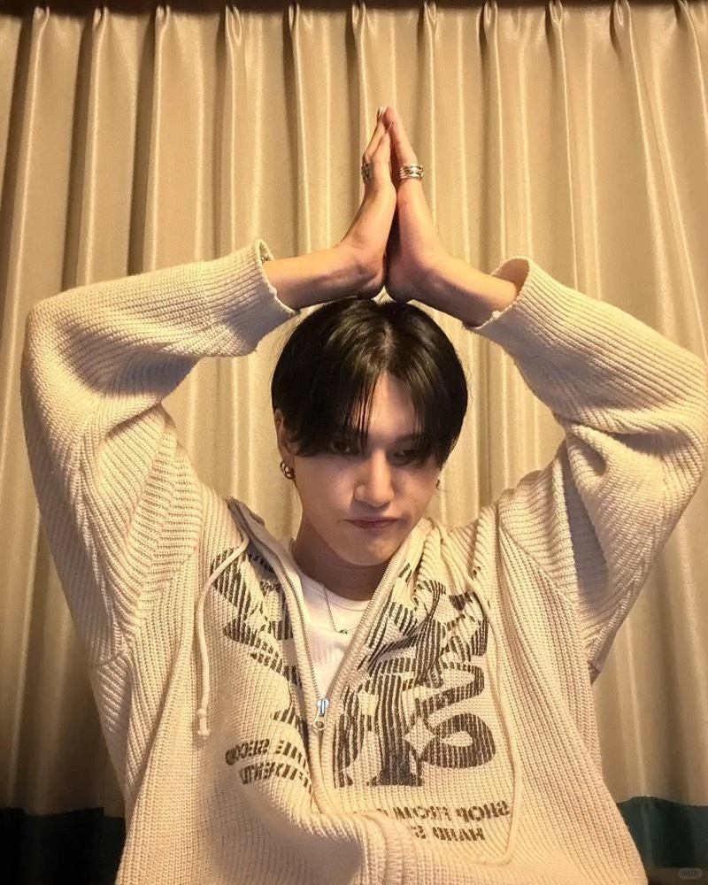ATEEZ member San Seonghwa Wooyoung inspired Vintage Oversized Graphic Hoodie